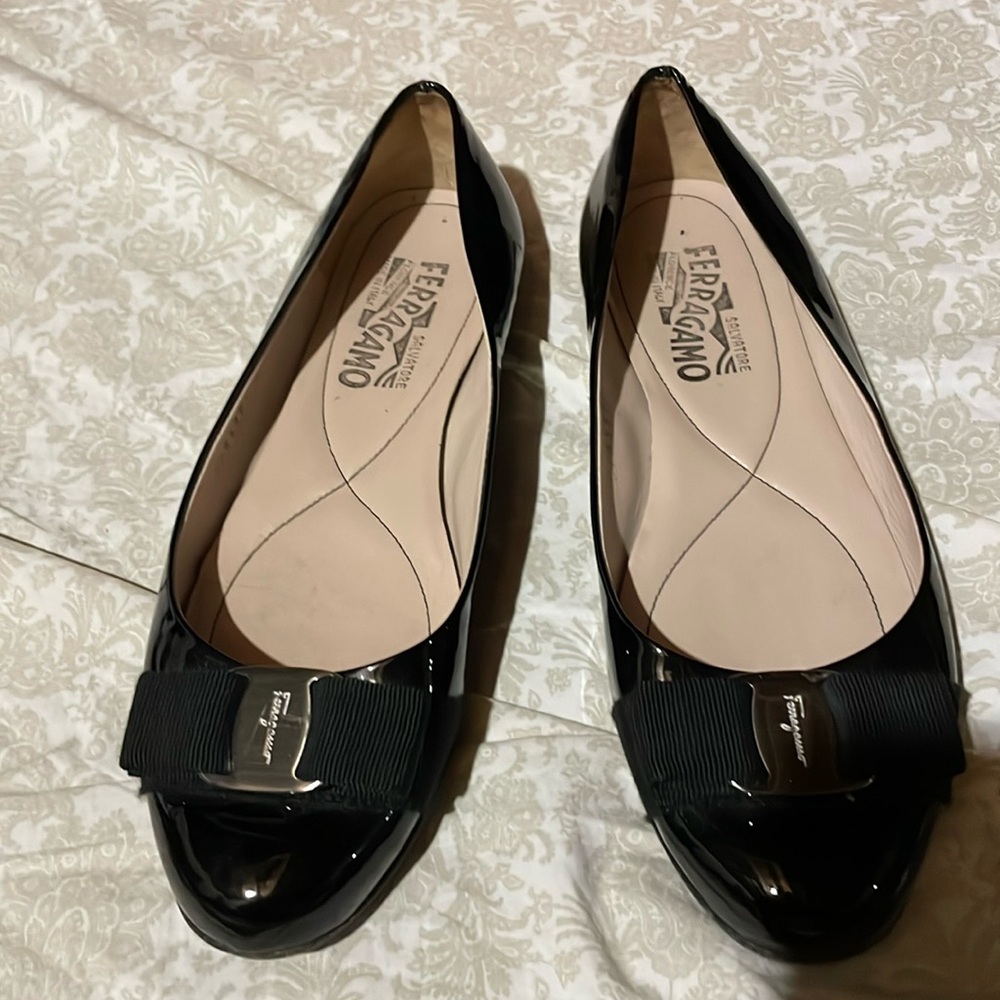 🔥 Ferragamo Varina Bow Flats